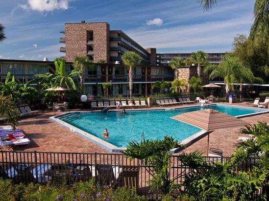 rosen inn piscina 2